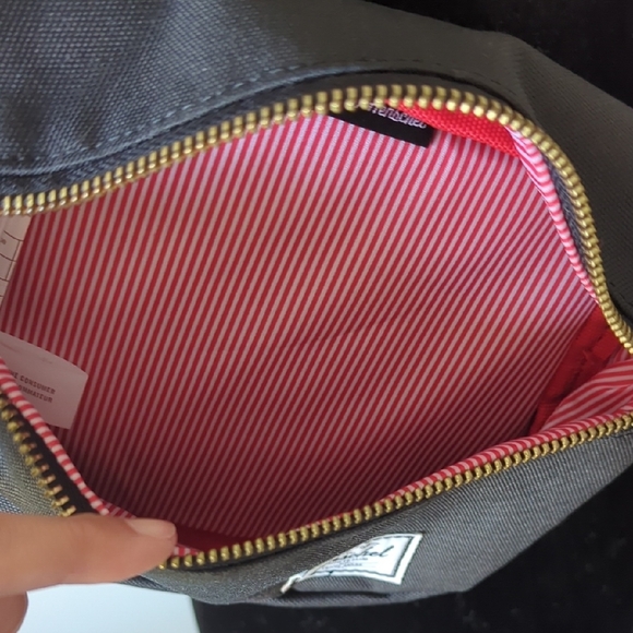 Herschel Supply Company Black Belt Bag Minimalist Design - Picture 3 of 5